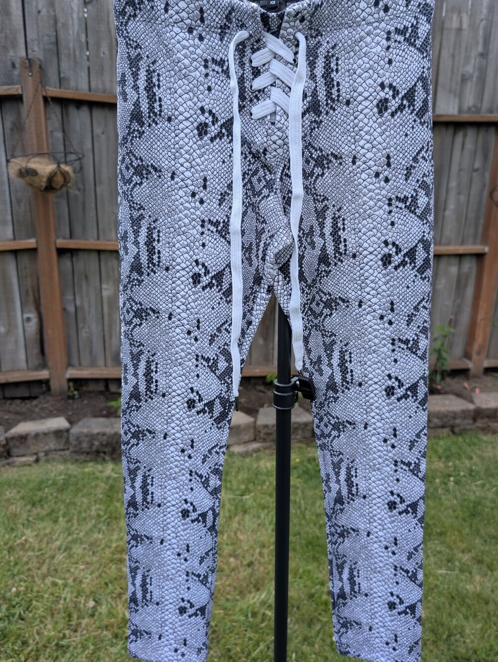 David Lerner Snake Print Lace-Up Flare Pants XS - Gray & Black Animal Print